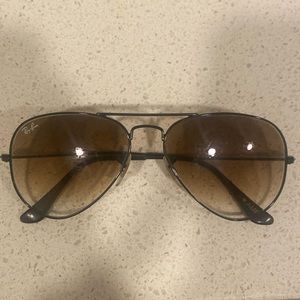 Ray-Ban aviators. Comes with black case